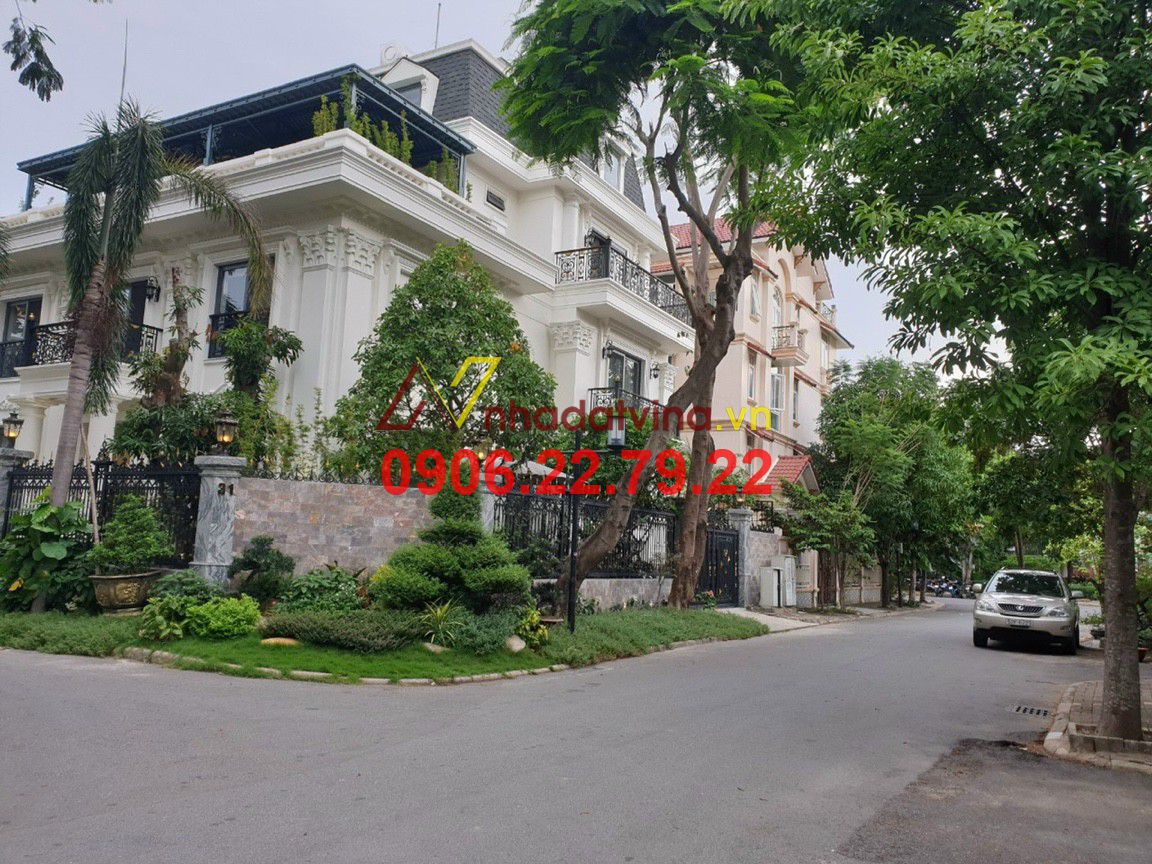 Cho thuê biệt thự đơn lập Phú Mỹ Hưng có hồ bơi riêng giá 8000$