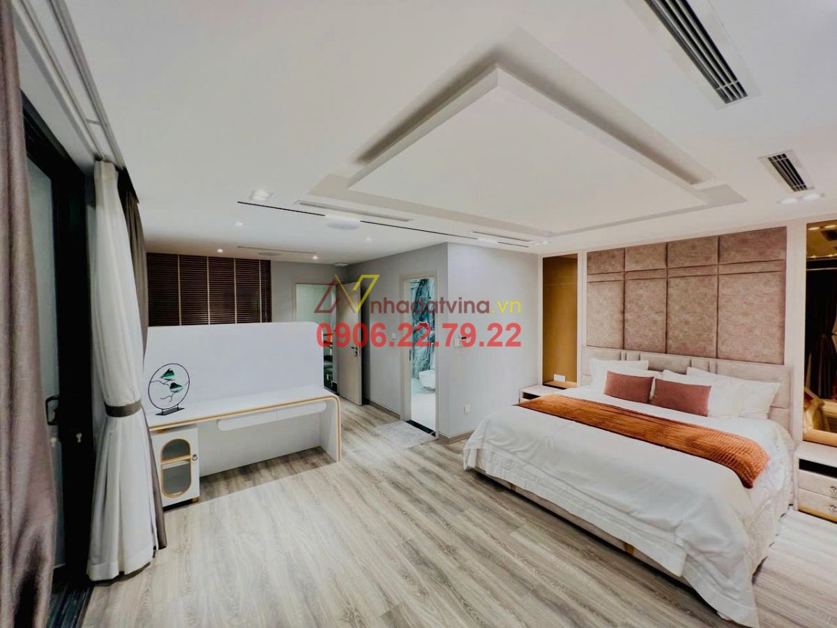 Bán Căn Hộ Penthouse Cảnh Viên - Phú Mỹ Hưng Giá 18 Tỷ