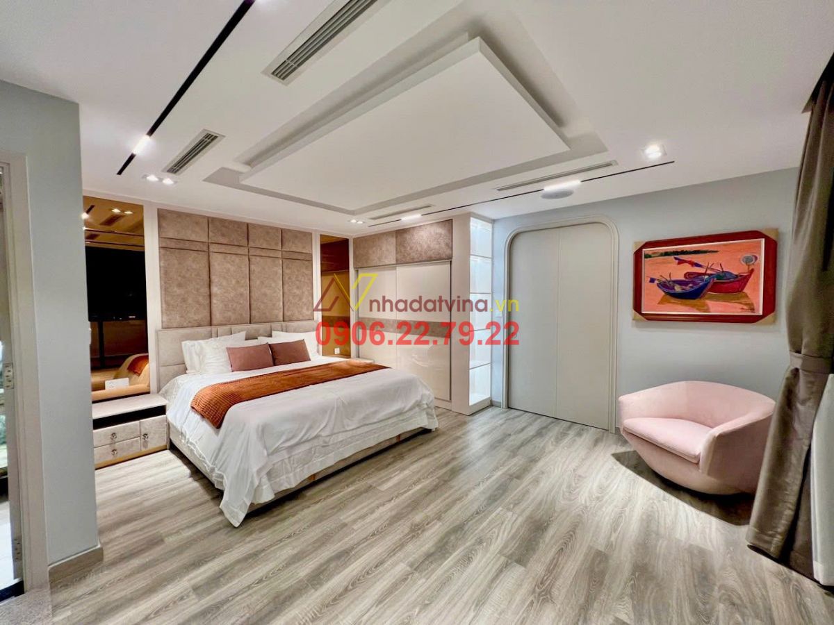 Bán Căn Hộ Penthouse Cảnh Viên - Phú Mỹ Hưng Giá 18 Tỷ