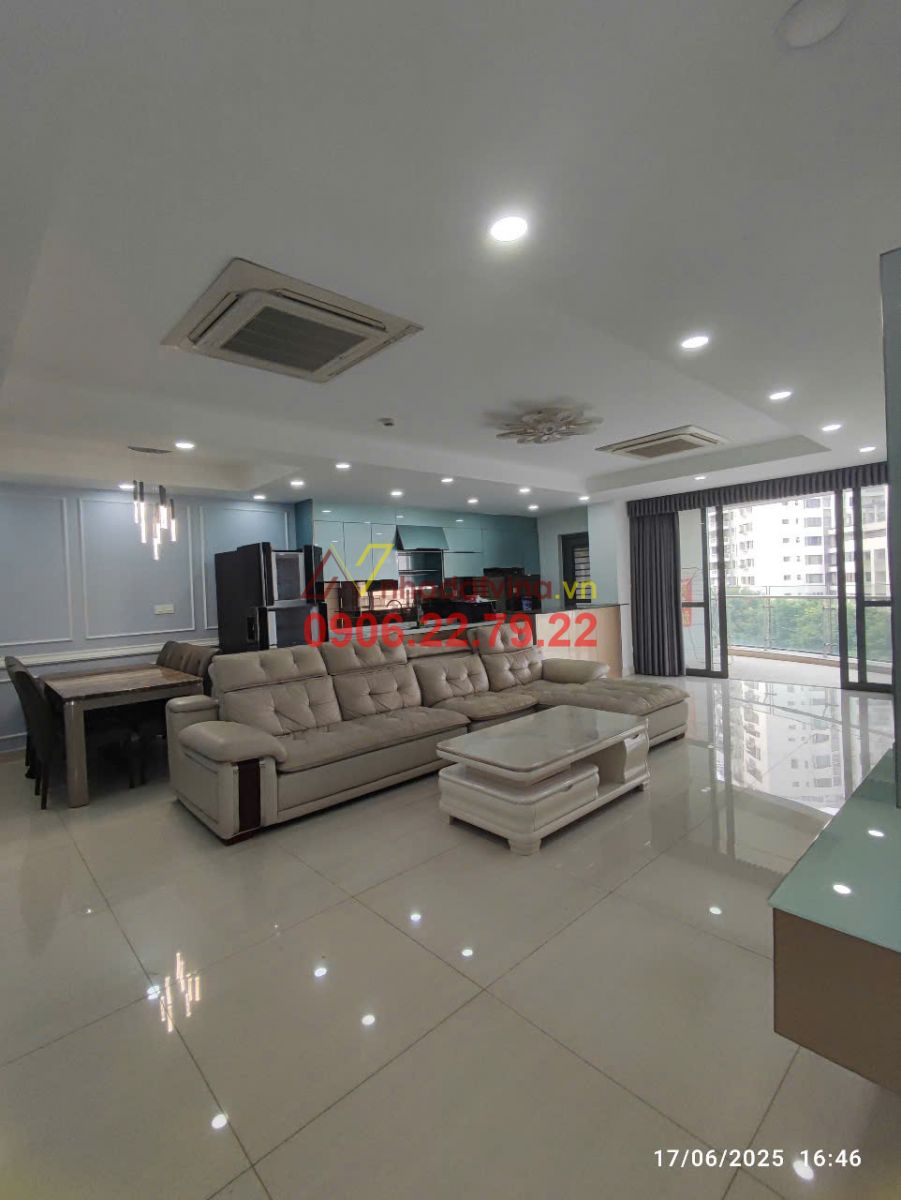 Cho Thuê Căn Hộ RiverPark Premier 3 Phòng Ngủ Giá 1500$
