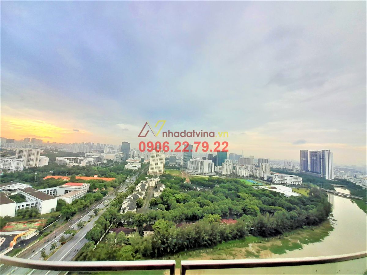 Cho Thuê Căn Hộ Midtown, 135m2, Căn Góc, Giá 1800$