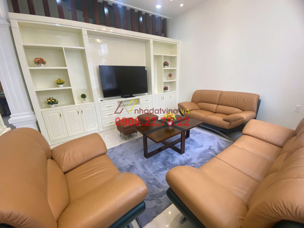 Cho Thuê Biệt Thự Mỹ Phú 3, 4 Phòng Ngủ Giá 65tr